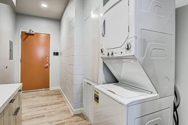 Foto del edificio - 3113 St Charles St