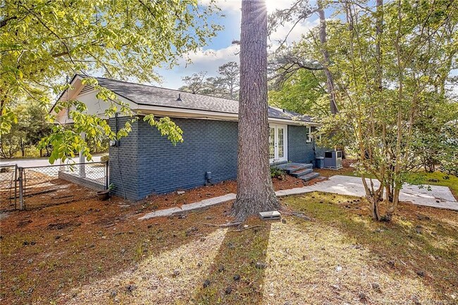 Building Photo - 1515 Thelbert Dr