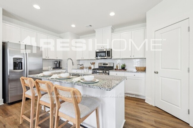 Foto del edificio - 232 Frost Ln
