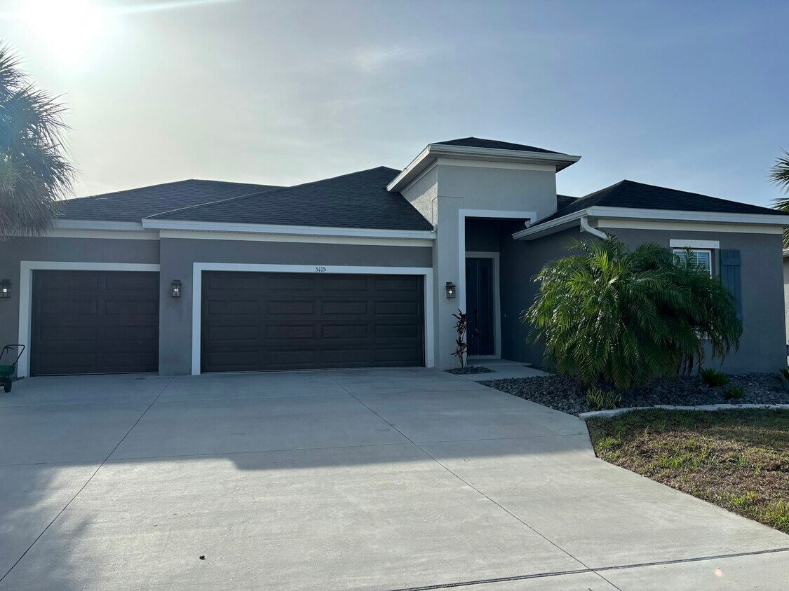 Primary Photo - 5115 Los Robles Ct