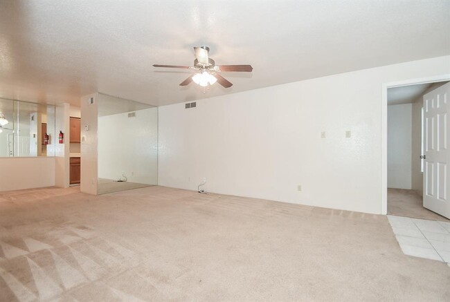 Building Photo - 9700 Leawood Blvd