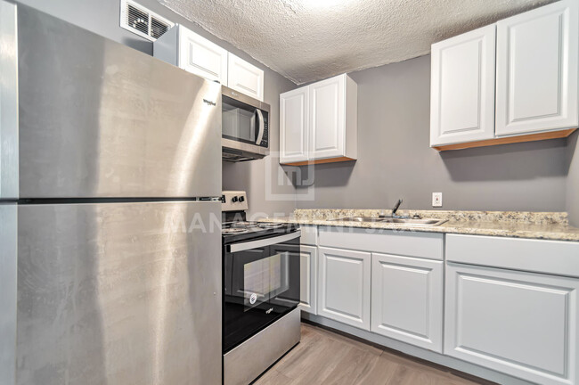 Building Photo - 4444 Trenton Dr S