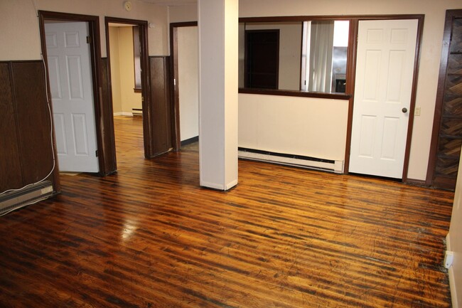 Building Photo - 46 Water St
