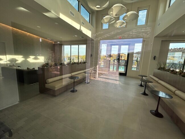 Foto del edificio - 2121 W Sonoran Desert Dr