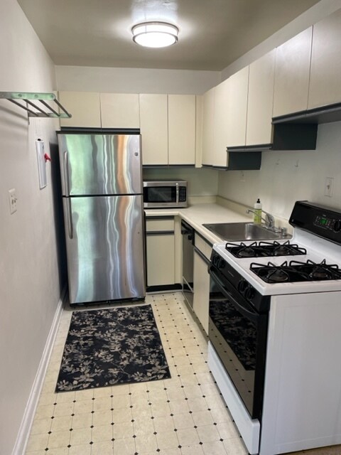 Kitchen View - 1567 N Colonial Ter