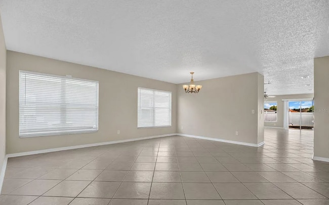 Foto del edificio - 15181 Sugargrove Way