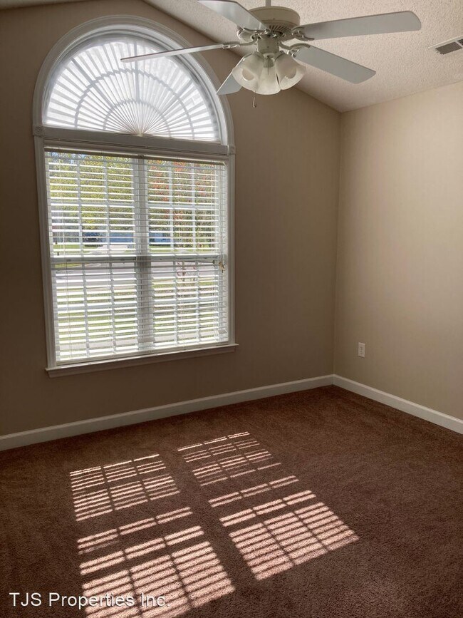 Foto del edificio - 2 br, 2 bath House - 3808 Elizabeth Avenue