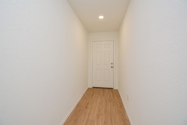 Building Photo - 5226 Sunvalley Bend Dr