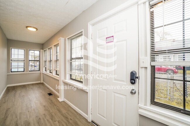 Foto del edificio - 1629 Hillcrest Ave