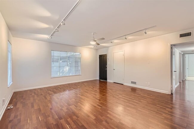Building Photo - 1508 Ridgemont Dr