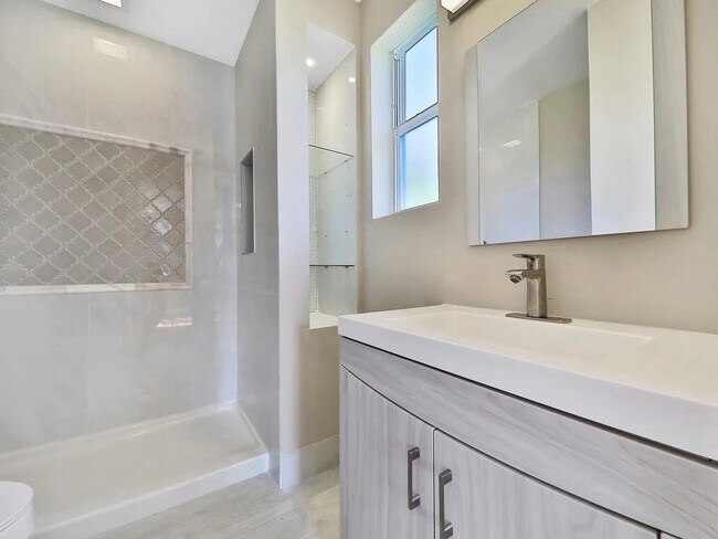 Foto del edificio - 6331 Pine Summit Dr