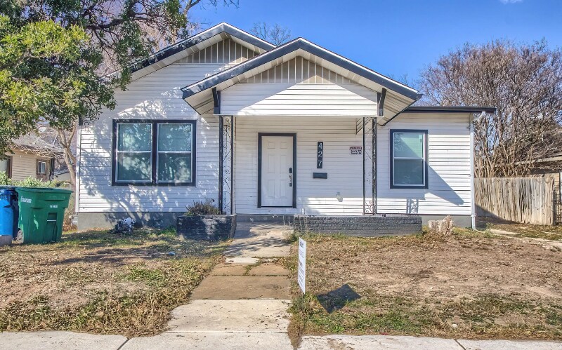 Foto principal - 427 E Southcross