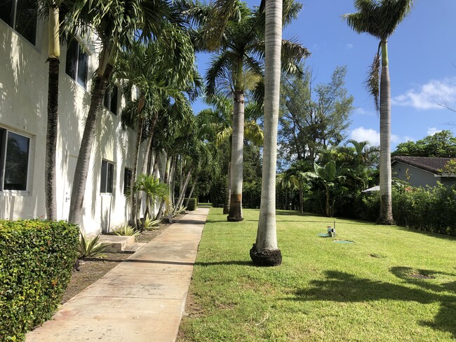 Foto del edificio - 11530 Griffing Blvd