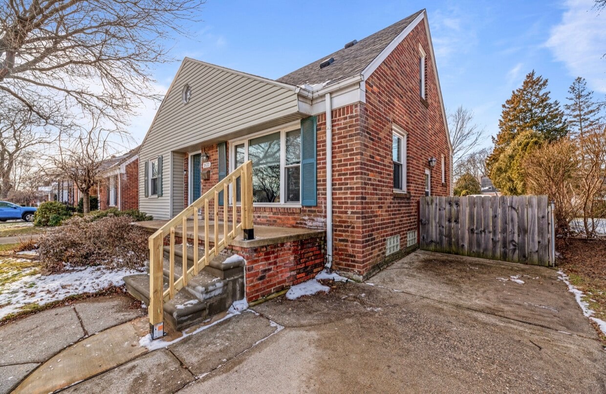 2633 N Wilson Ave, Royal Oak, MI 48073 House Rental in Royal Oak, MI