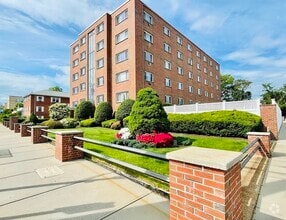 Building Photo - 215 Massachusetts Ave