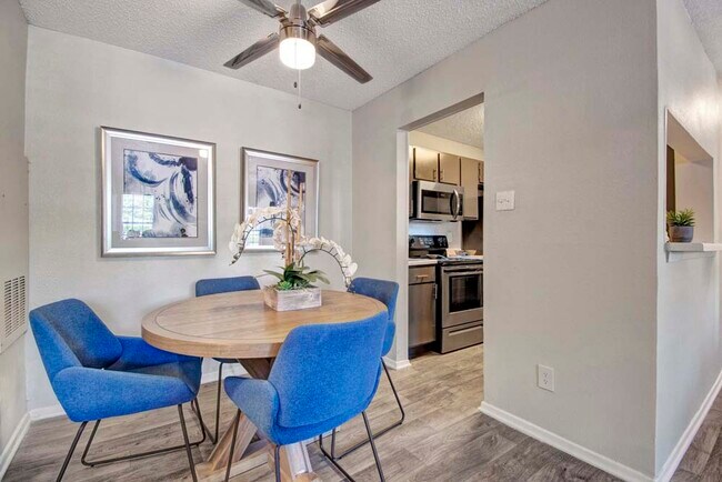 Foto del edificio - Lane at Towne Crossing
