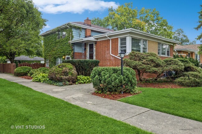 Building Photo - 541 Barnsdale Rd