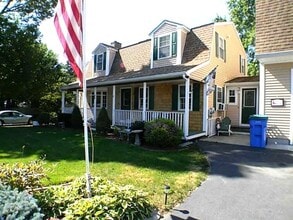 Building Photo - 65 Elm St
