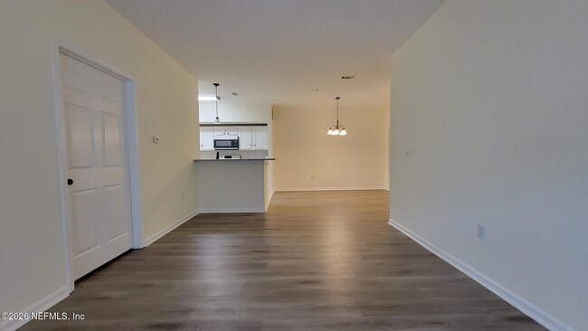 Foto del edificio - 6984 Ortega Woods Dr