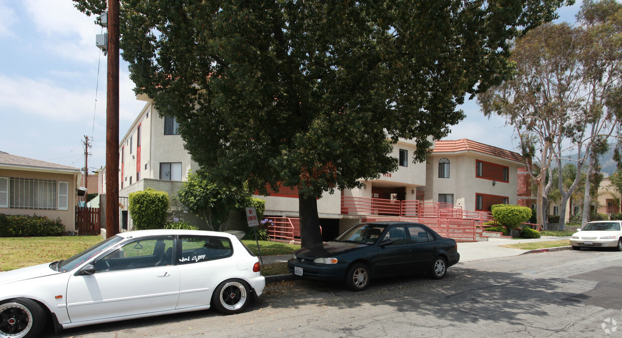 Building Photo - Irving Avenue Apartments