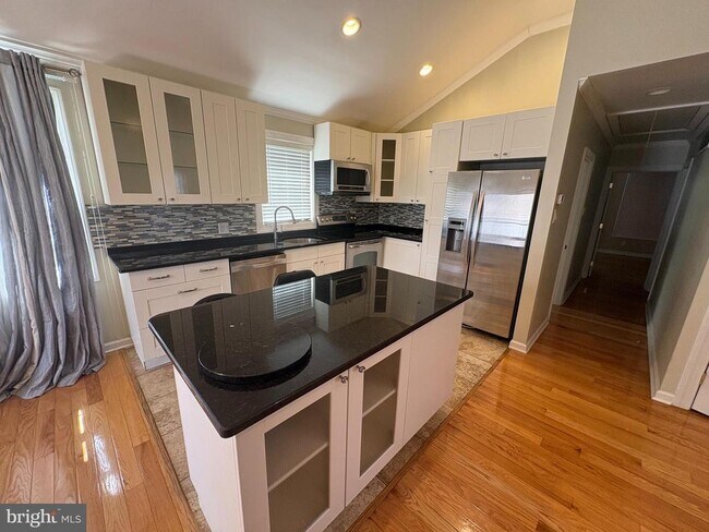 Foto del edificio - 7 Elfreth Rd