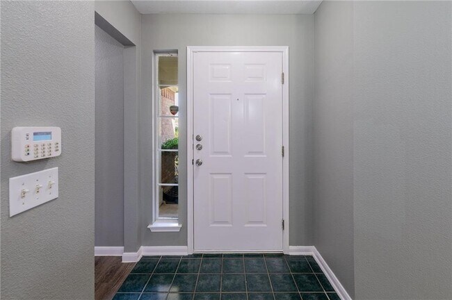 Foto del edificio - 1000 Honeysuckle Dr