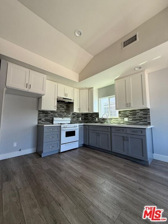 Foto del edificio - 8168 Whitsett Ave