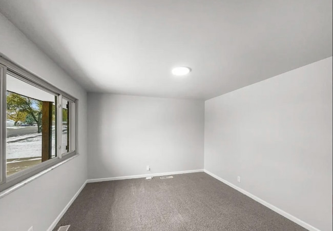 Building Photo - 6 Twinbrook Dr