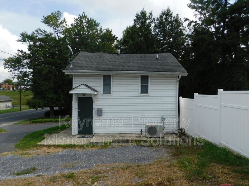 404 Cherry Ave Unit C, Waynesboro, VA 22980 Condo for Rent in