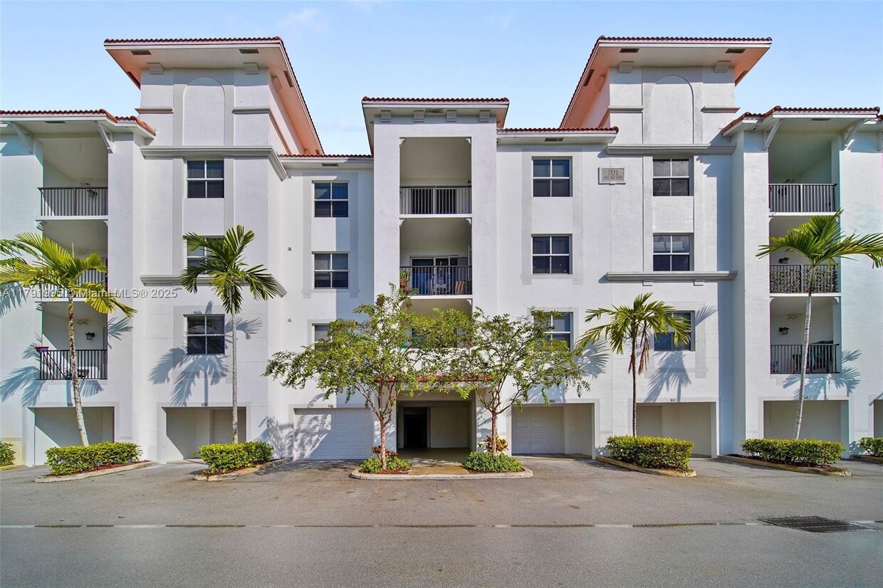 Primary Photo - 10170 SW 7th St