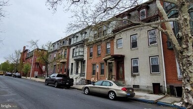 Building Photo - 19 S 11th St