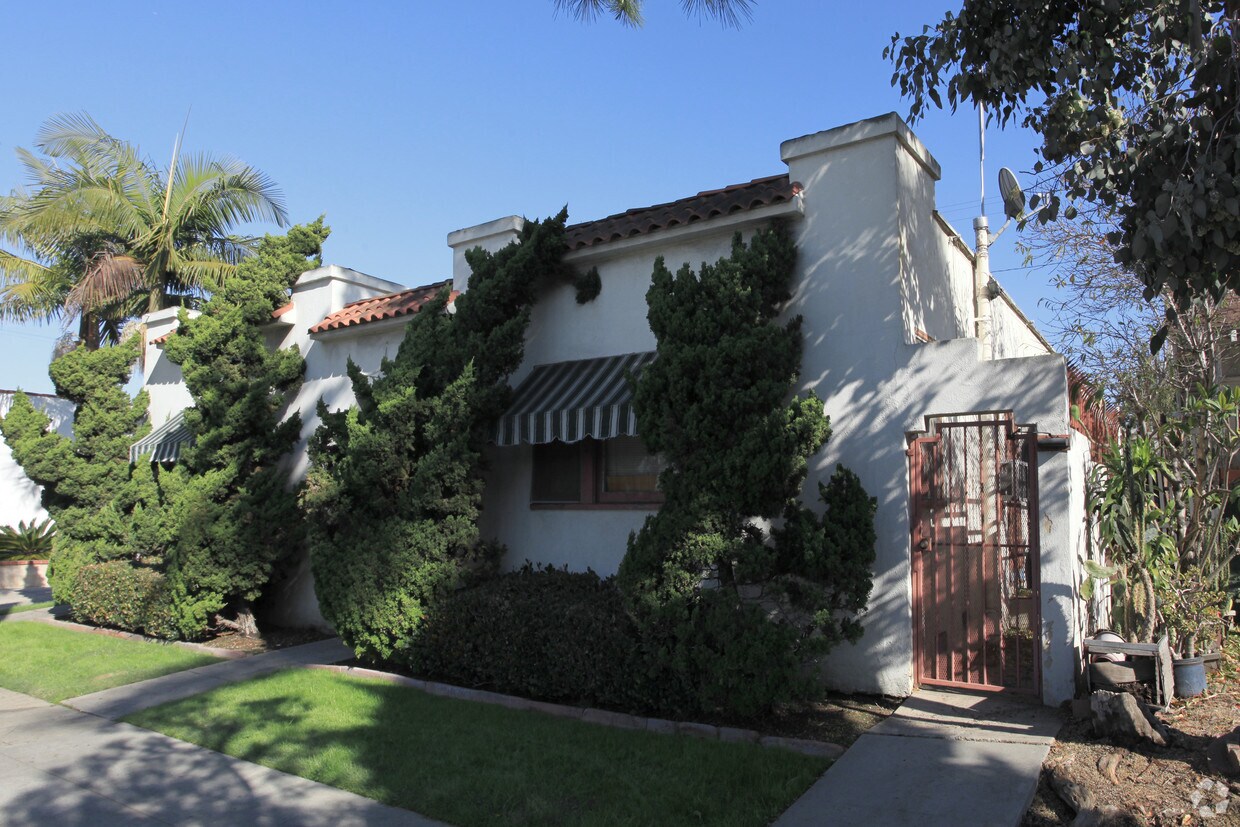 Building Photo - 924 Redondo Ave