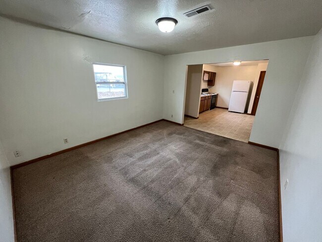 Foto del edificio - 216-218 W Home St