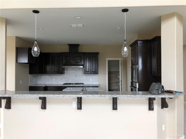 Foto del edificio - 5144 Lost Creek Ln