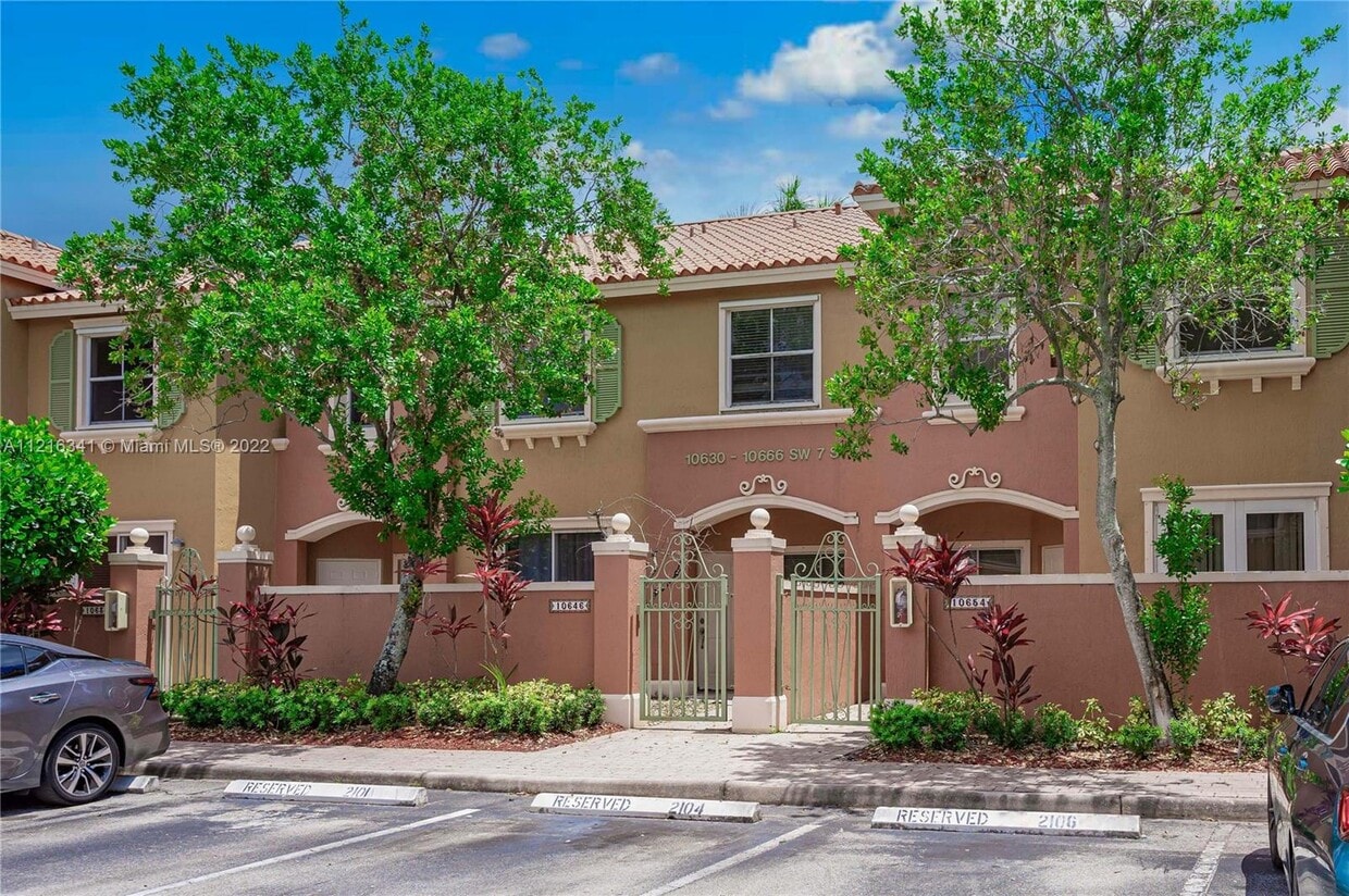10654 SW 7th St, Pembroke Pines, FL 33025 Townhome Rentals in Pembroke Pines FL