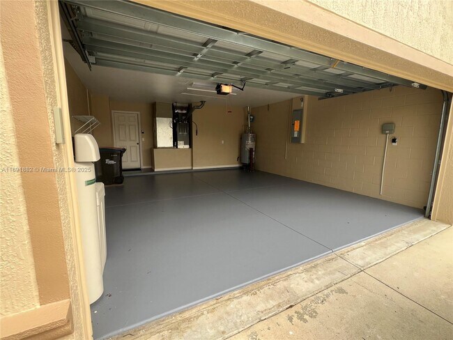 Building Photo - 1679 SW 156th Ln
