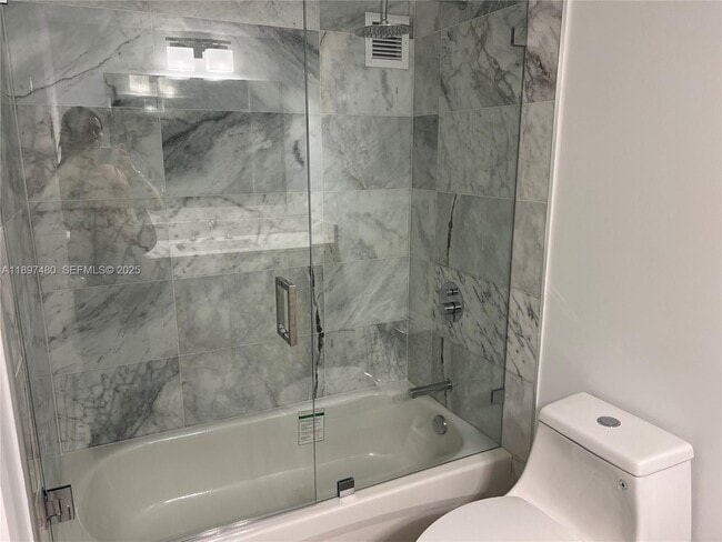 Building Photo - 555 NE 15th St