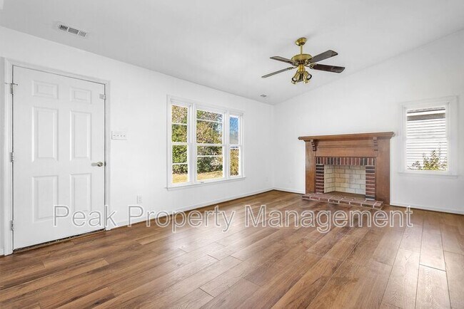 Foto del edificio - 10123 Molly Ln