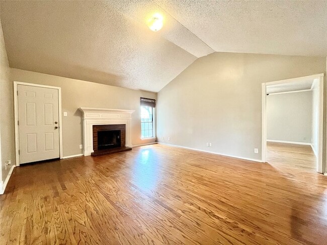 Photo - 321 Joshua St House