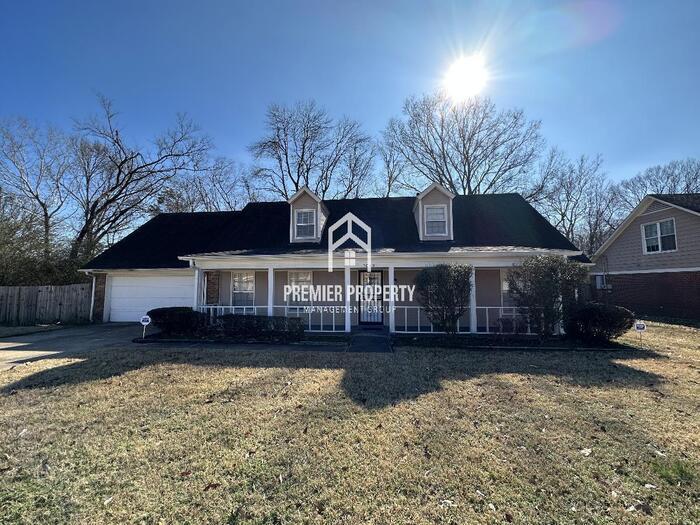 Primary Photo - 7089 Apple Creek - Available Now!