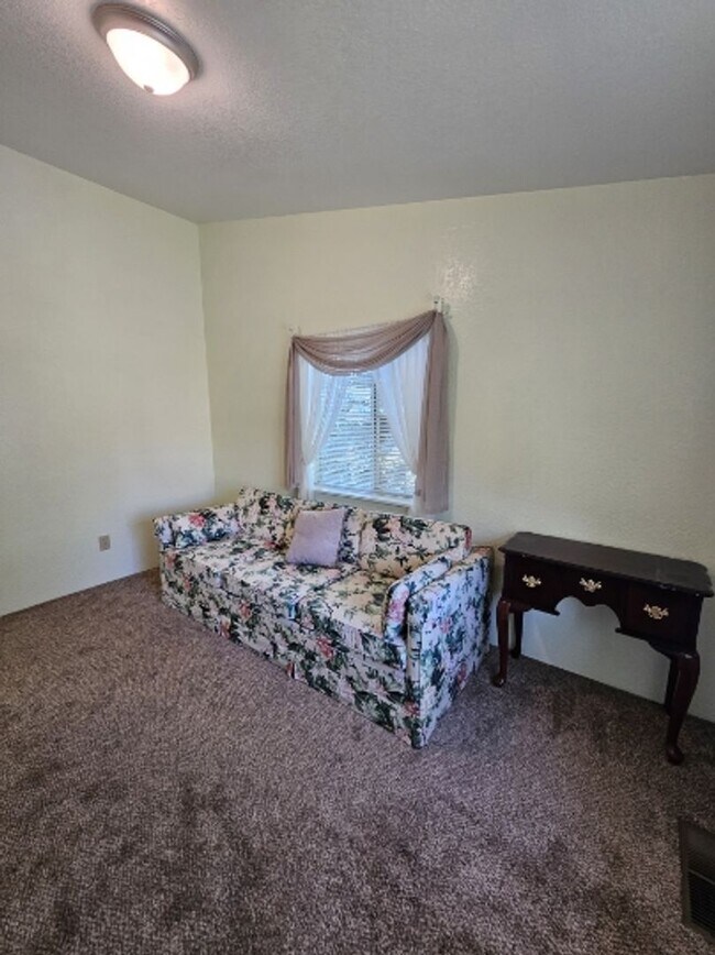 Foto del edificio - 2805 Lowridge Ct