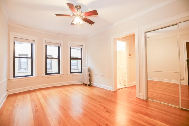 Photo - 6039 N Kenmore Ave Apartment
