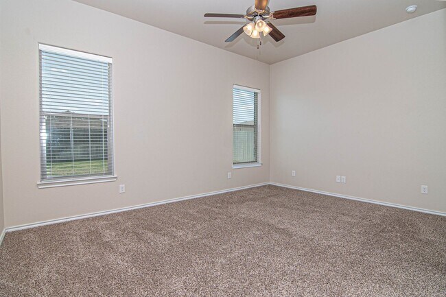 Building Photo - 6715 Yellow Rose Ct
