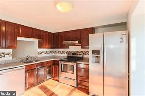 Foto del edificio - 3804 Bonnybridge Pl
