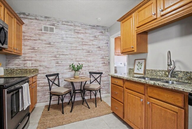Cocina decorada virtualmente - 7032 Dearborn St