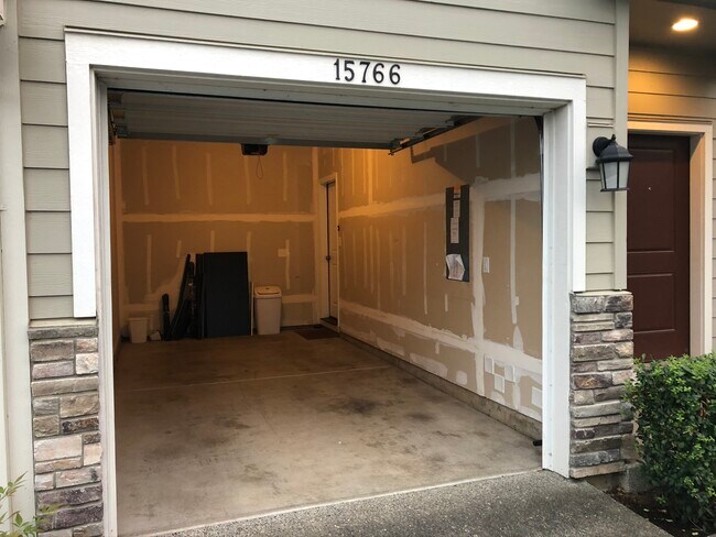 Cochera - 15766 SE Nyla Way