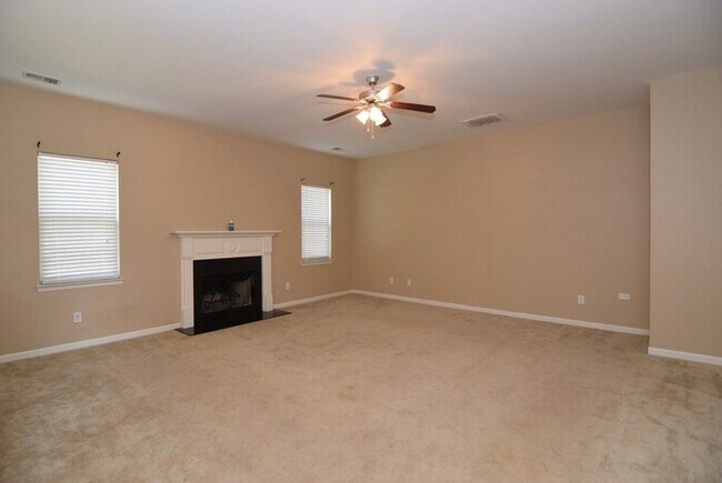 Building Photo - Large 4 Bedroom House Near Fort Gordon