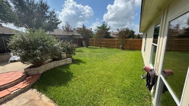 Foto del edificio - 4216 Veiled Falls Dr