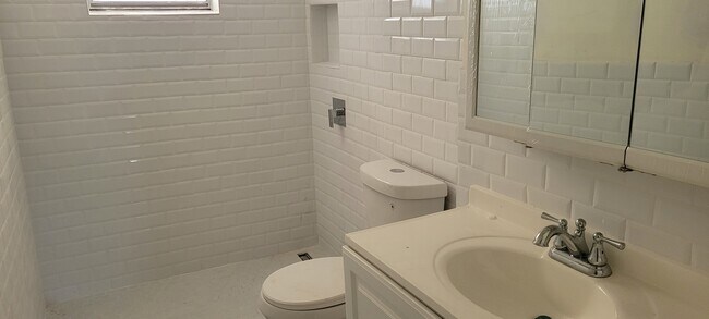 Building Photo - 2815 NE 201st Ter