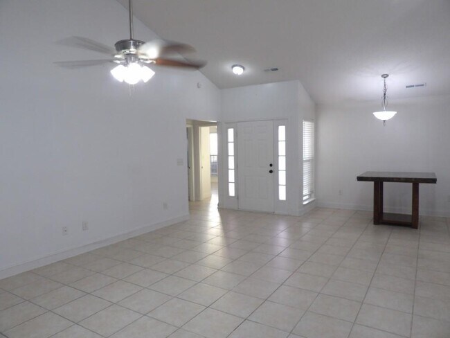 Building Photo - 5040 Capulet Cir